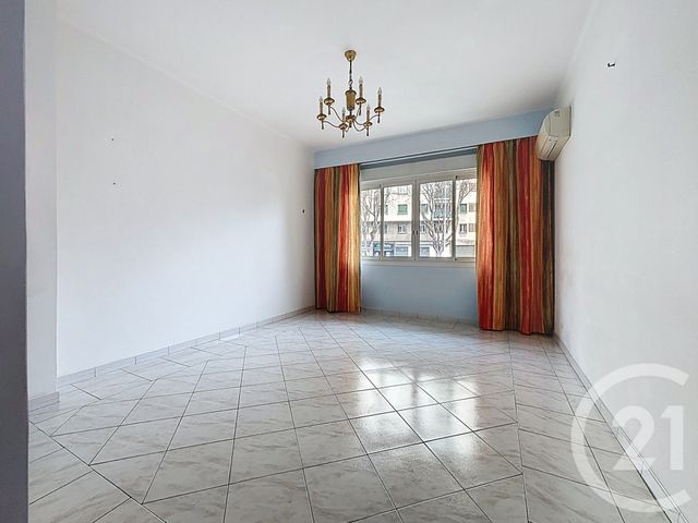 Appartement F4 &agrave; louer - 4 pi&egrave;ces - 61,16 m2 - Marseille - 13008 - PROVENCE-ALPES-COTE-D-AZUR