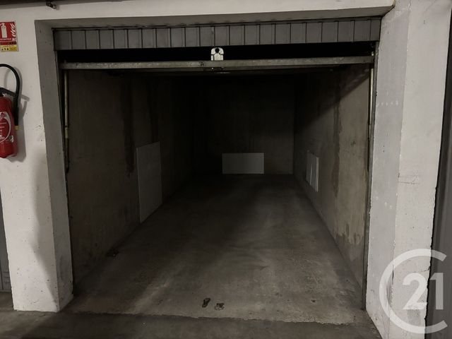 parking - MARSEILLE - 13009