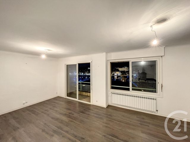 Appartement T3 &agrave; louer - 3 pi&egrave;ces - 67,65 m2 - Marseille - 13007 - PROVENCE-ALPES-COTE-D-AZUR