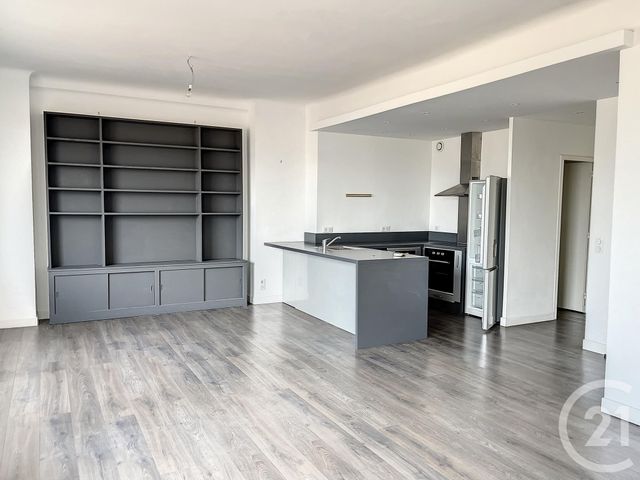 Appartement T3 &agrave; louer - 3 pi&egrave;ces - 67,65 m2 - Marseille - 13007 - PROVENCE-ALPES-COTE-D-AZUR