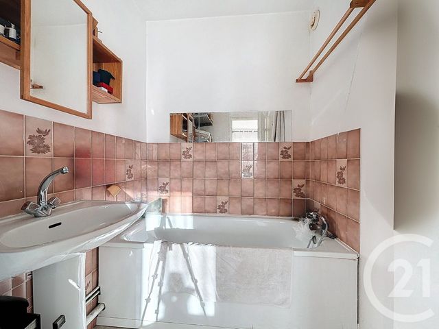 Appartement F1 &agrave; louer - 1 pi&egrave;ce - 33,23 m2 - Marseille - 13008 - PROVENCE-ALPES-COTE-D-AZUR