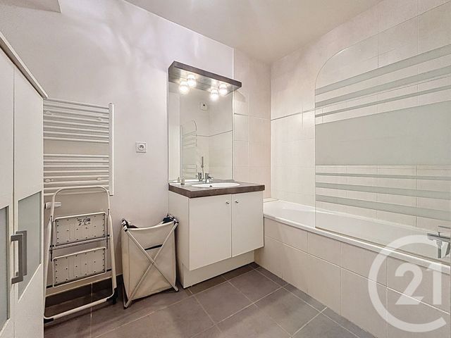 Appartement &agrave; louer - 3 pi&egrave;ces - 55 m2 - Marseille - 13009 - PROVENCE-ALPES-COTE-D-AZUR