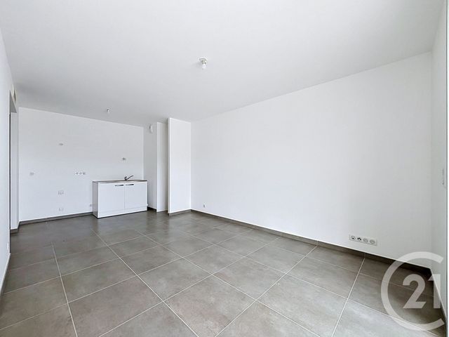 Appartement &agrave; louer - 3 pi&egrave;ces - 64,43 m2 - Marseille - 13008 - PROVENCE-ALPES-COTE-D-AZUR