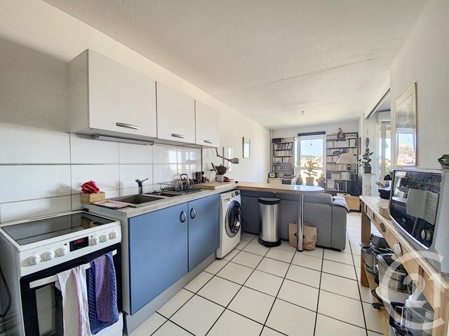 Appartement T2 &agrave; louer - 2 pi&egrave;ces - 62,50 m2 - Marseille - 13006 - PROVENCE-ALPES-COTE-D-AZUR