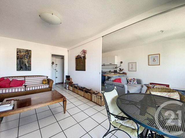 Appartement T2 &agrave; louer - 2 pi&egrave;ces - 62,50 m2 - Marseille - 13006 - PROVENCE-ALPES-COTE-D-AZUR