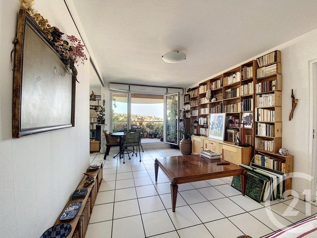 Appartement T2 &agrave; louer - 2 pi&egrave;ces - 62,50 m2 - Marseille - 13006 - PROVENCE-ALPES-COTE-D-AZUR