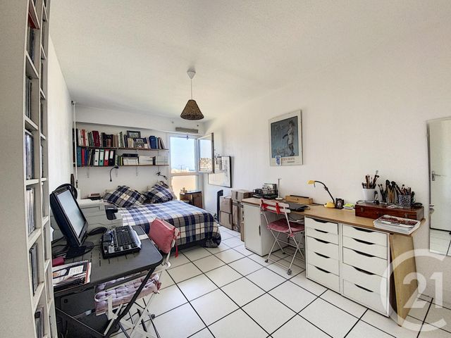 Appartement T2 &agrave; louer - 2 pi&egrave;ces - 62,50 m2 - Marseille - 13006 - PROVENCE-ALPES-COTE-D-AZUR