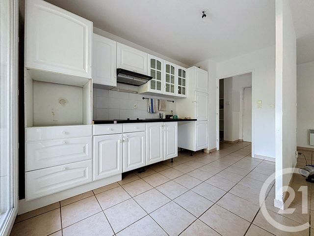 Appartement F3 &agrave; louer - 3 pi&egrave;ces - 64,64 m2 - Marseille - 13009 - PROVENCE-ALPES-COTE-D-AZUR