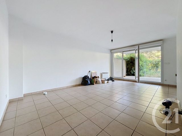 Appartement F3 &agrave; louer - 3 pi&egrave;ces - 64,64 m2 - Marseille - 13009 - PROVENCE-ALPES-COTE-D-AZUR