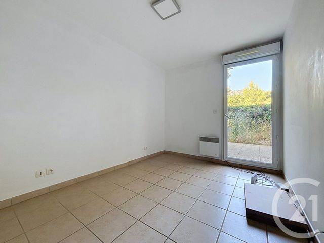 Appartement F3 &agrave; louer - 3 pi&egrave;ces - 64,64 m2 - Marseille - 13009 - PROVENCE-ALPES-COTE-D-AZUR