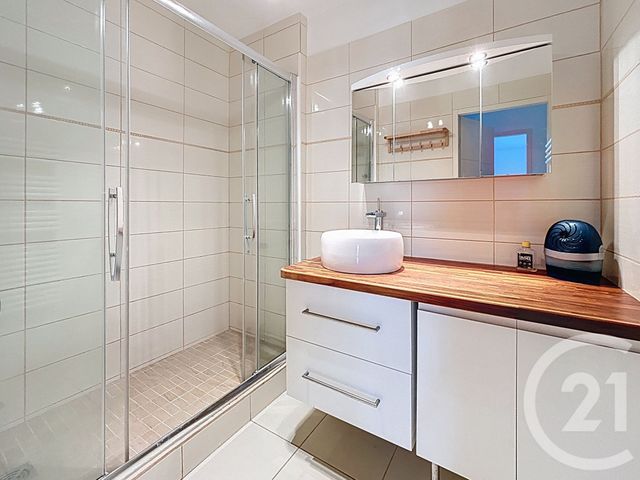 Appartement T3 &agrave; louer - 3 pi&egrave;ces - 70,40 m2 - Marseille - 13008 - PROVENCE-ALPES-COTE-D-AZUR
