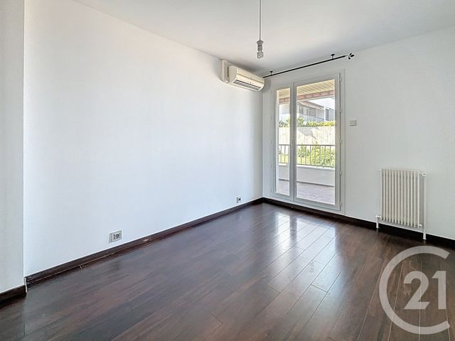 Appartement T3 &agrave; louer - 3 pi&egrave;ces - 70,40 m2 - Marseille - 13008 - PROVENCE-ALPES-COTE-D-AZUR
