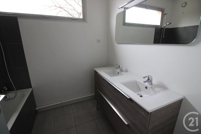 Appartement F5 &agrave; louer - 5 pi&egrave;ces - 101 m2 - Marseille - 13008 - PROVENCE-ALPES-COTE-D-AZUR