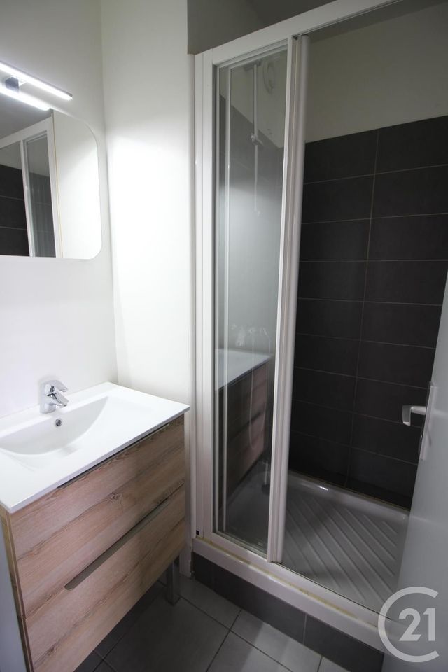Appartement F5 &agrave; louer - 5 pi&egrave;ces - 101 m2 - Marseille - 13008 - PROVENCE-ALPES-COTE-D-AZUR