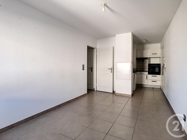 Appartement T2 &agrave; louer - 2 pi&egrave;ces - 39,69 m2 - Marseille - 13005 - PROVENCE-ALPES-COTE-D-AZUR