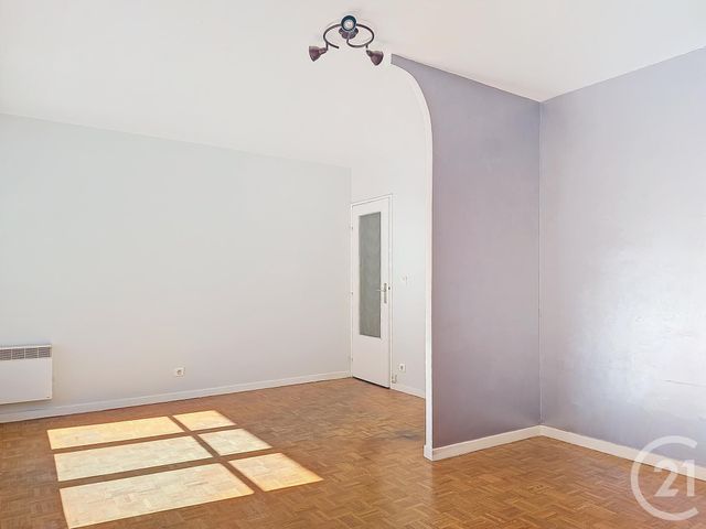 Appartement T1 &agrave; louer - 1 pi&egrave;ce - 55,92 m2 - Marseille - 13009 - PROVENCE-ALPES-COTE-D-AZUR