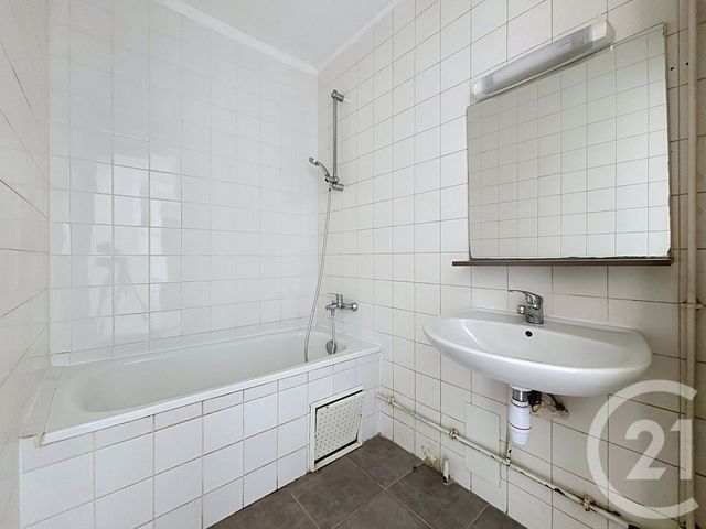 Appartement T3 &agrave; louer - 3 pi&egrave;ces - 56,45 m2 - Marseille - 13009 - PROVENCE-ALPES-COTE-D-AZUR