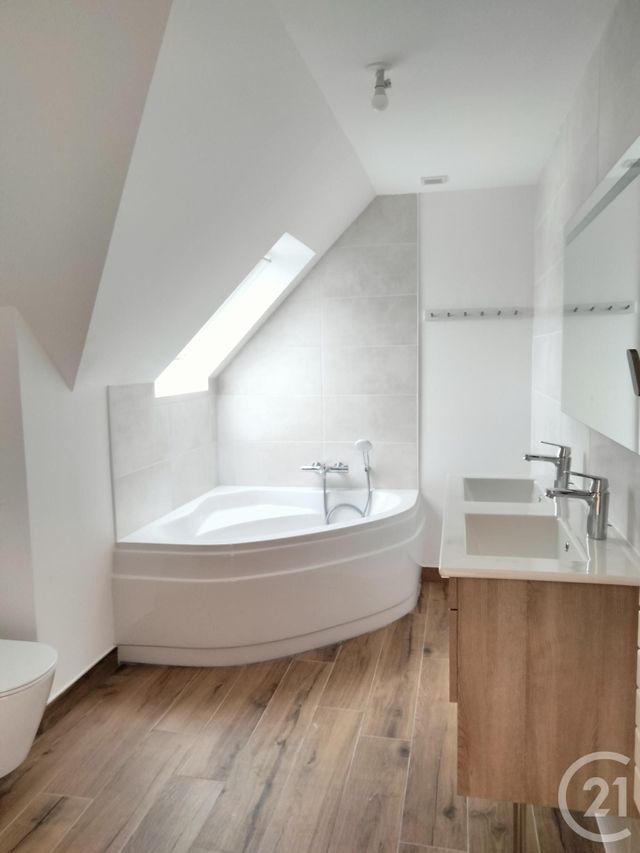 Maison &agrave; louer - 5 pi&egrave;ces - 122,38 m2 - Sarzeau - 56 - BRETAGNE