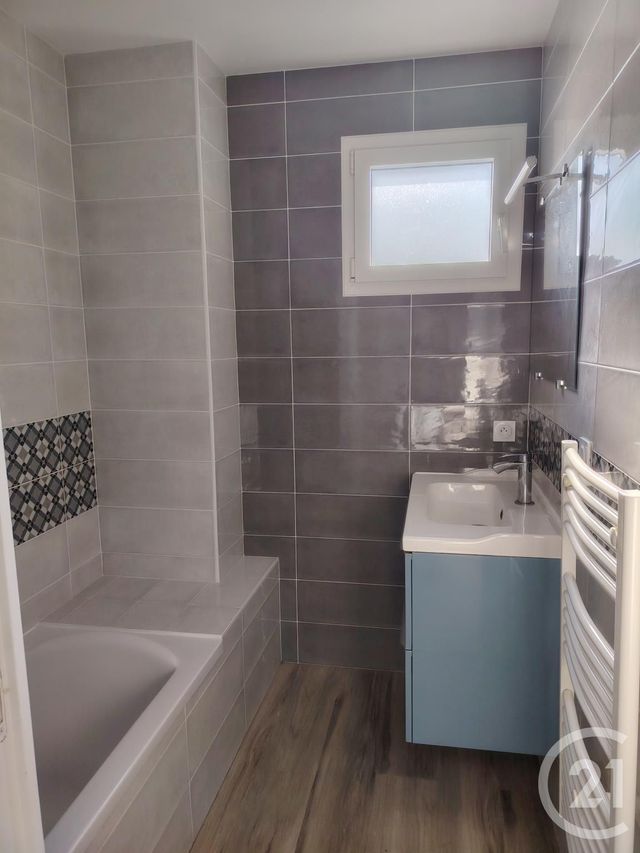 Maison &agrave; louer - 6 pi&egrave;ces - 117 m2 - Theix Noyalo - 56 - BRETAGNE