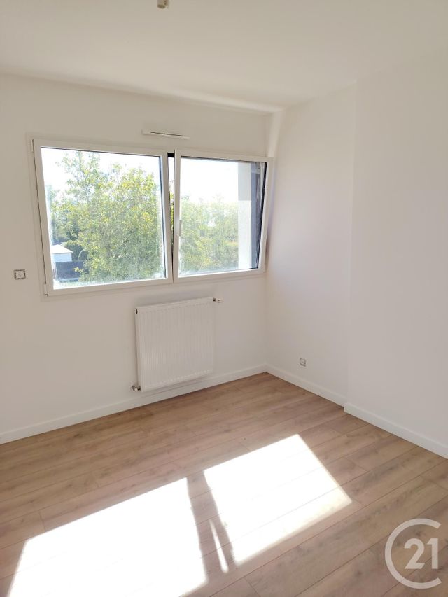 Maison &agrave; louer - 4 pi&egrave;ces - 86,30 m2 - Trefflean - 56 - BRETAGNE