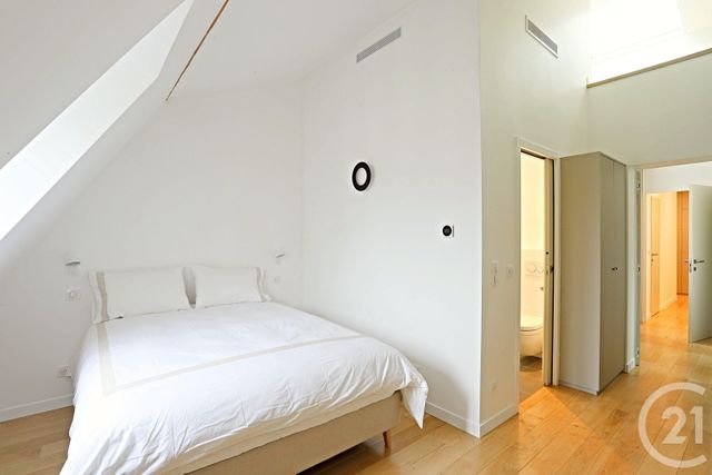 Appartement F4 &agrave; louer - 4 pi&egrave;ces - 122,80 m2 - Paris - 75008 - ILE-DE-FRANCE