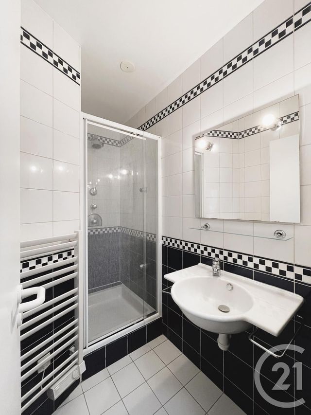 Appartement Duplex &agrave; louer - 4 pi&egrave;ces - 87,23 m2 - Paris - 75008 - ILE-DE-FRANCE