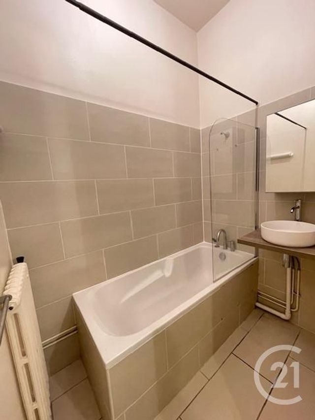 Appartement F2 &agrave; louer - 2 pi&egrave;ces - 40,50 m2 - Paris - 75008 - ILE-DE-FRANCE