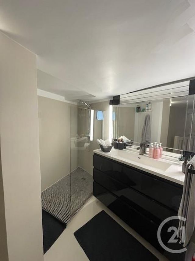 Appartement F1 &agrave; louer - 1 pi&egrave;ce - 35,73 m2 - Paris - 75008 - ILE-DE-FRANCE