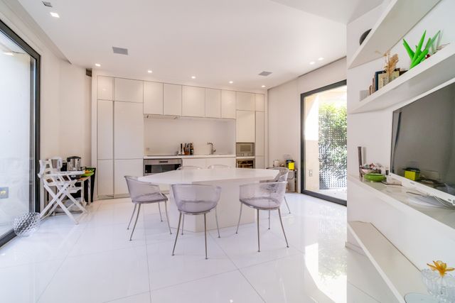 Appartement &agrave; vendre - 7 pi&egrave;ces - 425 m2 - Paris - 75016 - ILE-DE-FRANCE