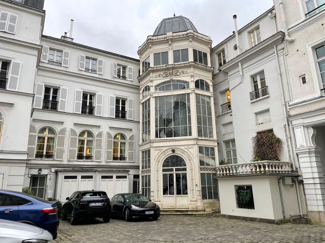 Appartement F6 &agrave; vendre - 6 pi&egrave;ces - 142 m2 - Paris - 75008 - ILE-DE-FRANCE