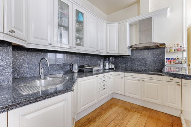 Appartement F6 &agrave; vendre - 6 pi&egrave;ces - 199,60 m2 - Paris - 75016 - ILE-DE-FRANCE
