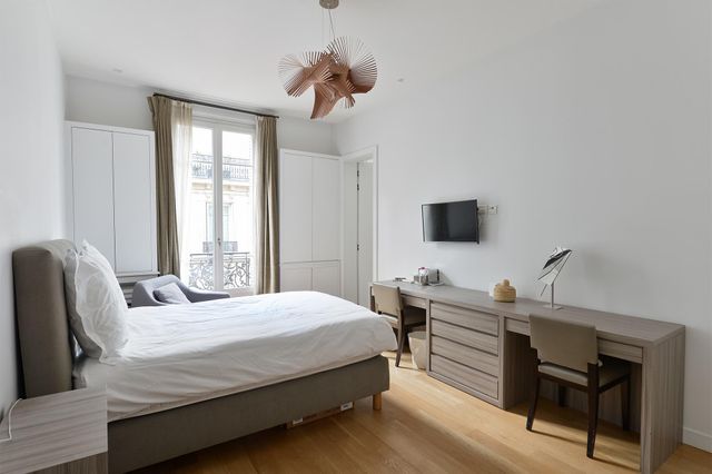 Appartement F5 à vendre - 5 pièces - 181 m2 - Paris - 75008 - ILE-DE-FRANCE