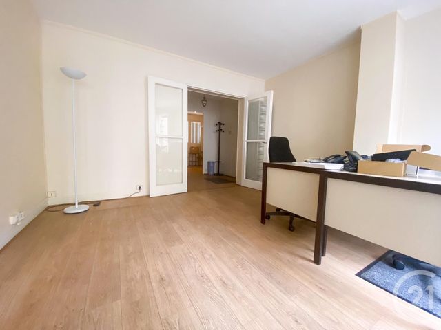 Appartement Local à louer - 4 pièces - 80 m2 - Paris - 75016 - ILE-DE-FRANCE