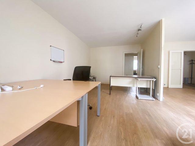 Appartement Local à louer - 4 pièces - 80 m2 - Paris - 75016 - ILE-DE-FRANCE