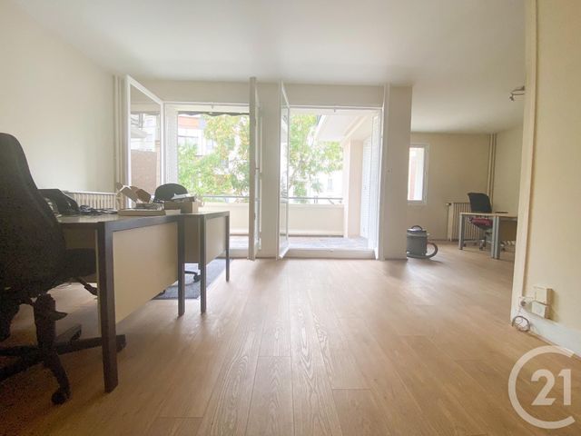 Appartement Local à louer - 4 pièces - 80 m2 - Paris - 75016 - ILE-DE-FRANCE
