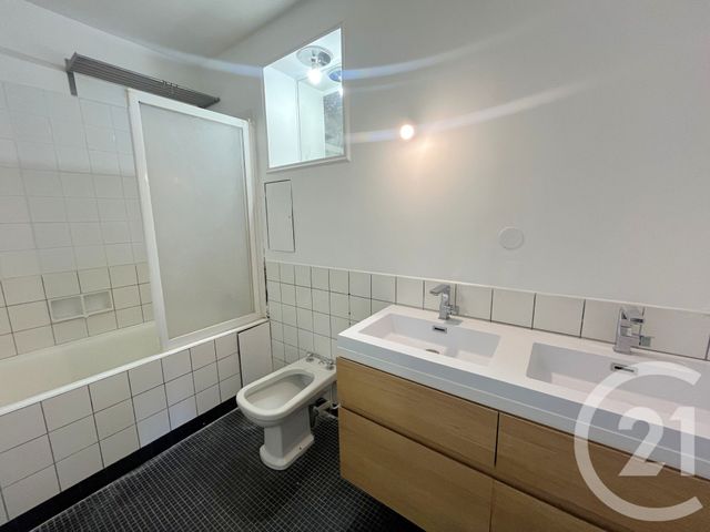 Appartement F5 à vendre - 5 pièces - 103,76 m2 - Paris - 75016 - ILE-DE-FRANCE