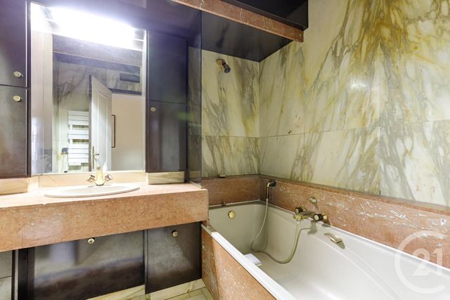 Appartement à vendre - 5 pièces - 146 m2 - Paris - 75016 - ILE-DE-FRANCE