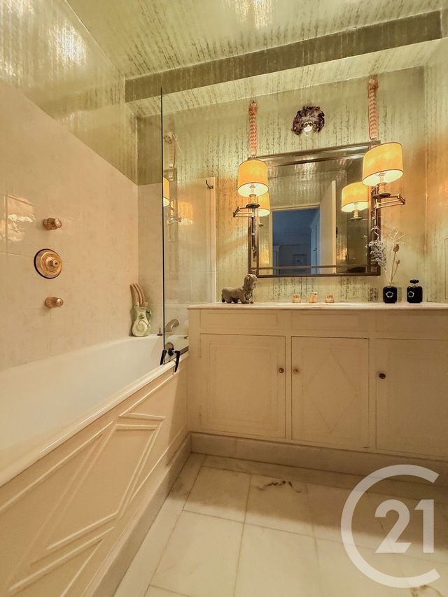 Appartement F5 à vendre - 5 pièces - 140,30 m2 - Paris - 75016 - ILE-DE-FRANCE