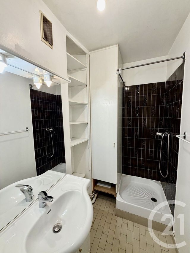 Appartement Studio &agrave; louer - 1 pi&egrave;ce - 19,38 m2 - Issy Les Moulineaux - 92 - ILE-DE-FRANCE