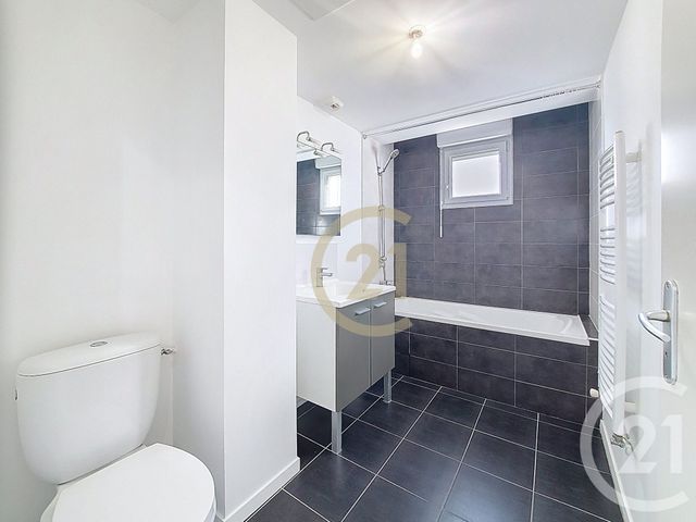 Maison &agrave; louer - 4 pi&egrave;ces - 93,30 m2 - St Herblain - 44 - PAYS-DE-LOIRE