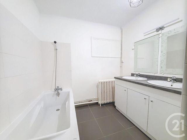 Appartement F5 &agrave; louer - 5 pi&egrave;ces - 136,50 m2 - Reze - 44 - PAYS-DE-LOIRE