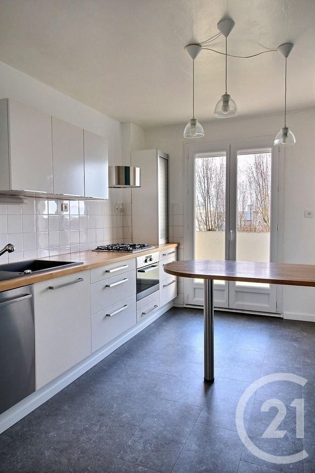 Appartement T5 &agrave; louer - 5 pi&egrave;ces - 90,48 m2 - Reze - 44 - PAYS-DE-LOIRE