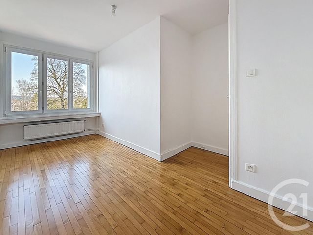 Appartement F4 &agrave; louer - 4 pi&egrave;ces - 101,19 m2 - Charmes - 88 - LORRAINE