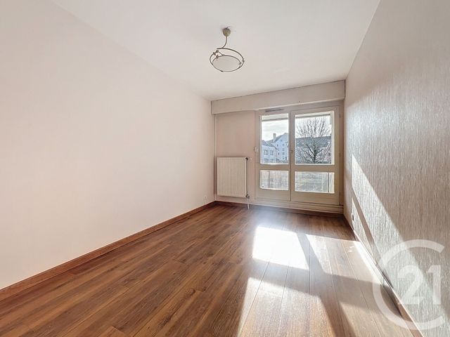 Appartement F4 &agrave; louer - 4 pi&egrave;ces - 80,37 m2 - Villers Les Nancy - 54 - LORRAINE