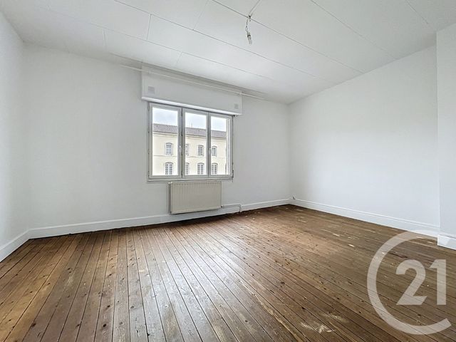Appartement Triplex &agrave; louer - 4 pi&egrave;ces - 82,40 m2 - Nancy - 54 - LORRAINE