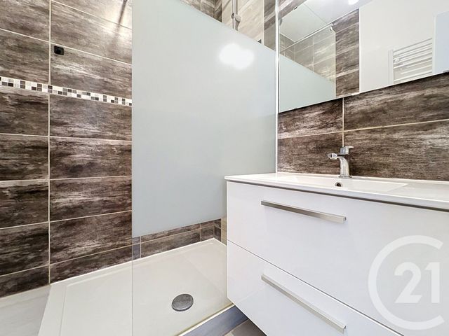 Appartement F3 &agrave; louer - 3 pi&egrave;ces - 53,40 m2 - Vandoeuvre Les Nancy - 54 - LORRAINE