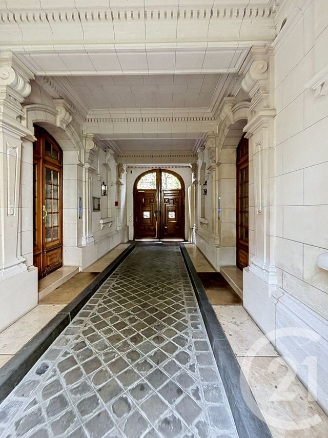 Local commercial à louer - 15.0 m2 - 75 - Paris