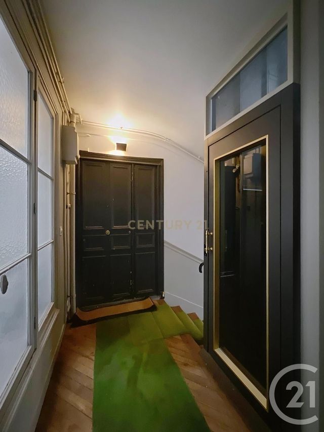 Appartement F5 à vendre - 5 pièces - 136 m2 - Paris - 75010 - ILE-DE-FRANCE