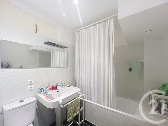 Appartement F3 à vendre - 3 pièces - 63 m2 - Paris - 75010 - ILE-DE-FRANCE