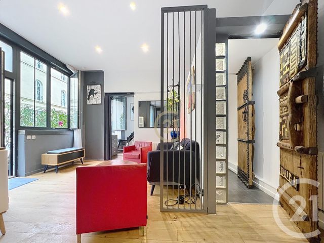 Appartement F4 à vendre - 4 pièces - 71,19 m2 - Paris - 75010 - ILE-DE-FRANCE